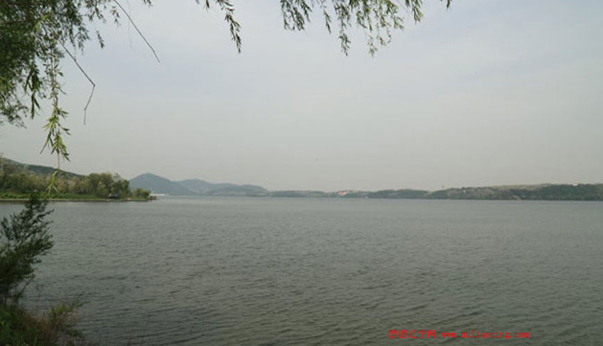 棋盘山秀湖